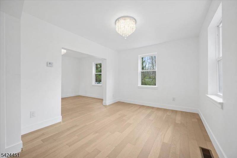 686 Meyersville Road Gillette, NJ 07933 - Photo 11 of 33