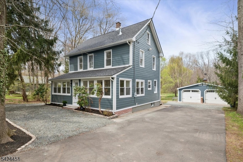 686 Meyersville Road Gillette, NJ 07933 - Photo 2 of 33