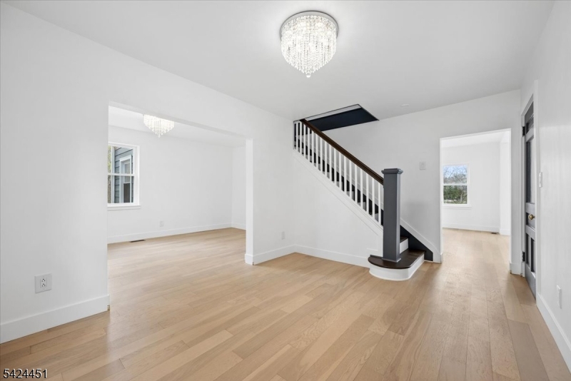 686 Meyersville Road Gillette, NJ 07933 - Photo 8 of 33