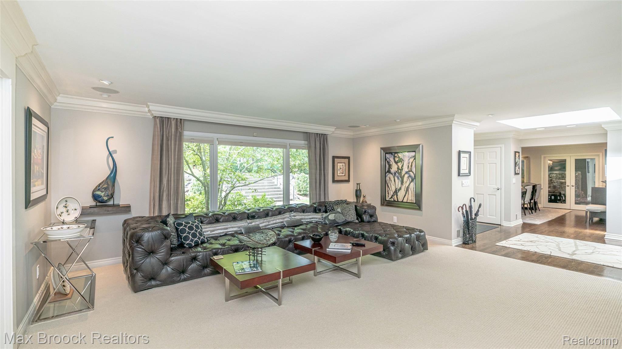4431 Dow Ridge Road West Bloomfield, MI 48324 - Photo 22 of 52 Living Room