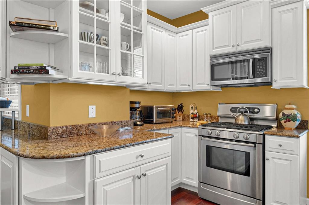 709 Filbert Street Pittsburgh, PA 15232 - Photo 8 of 23 Gallery Image 8