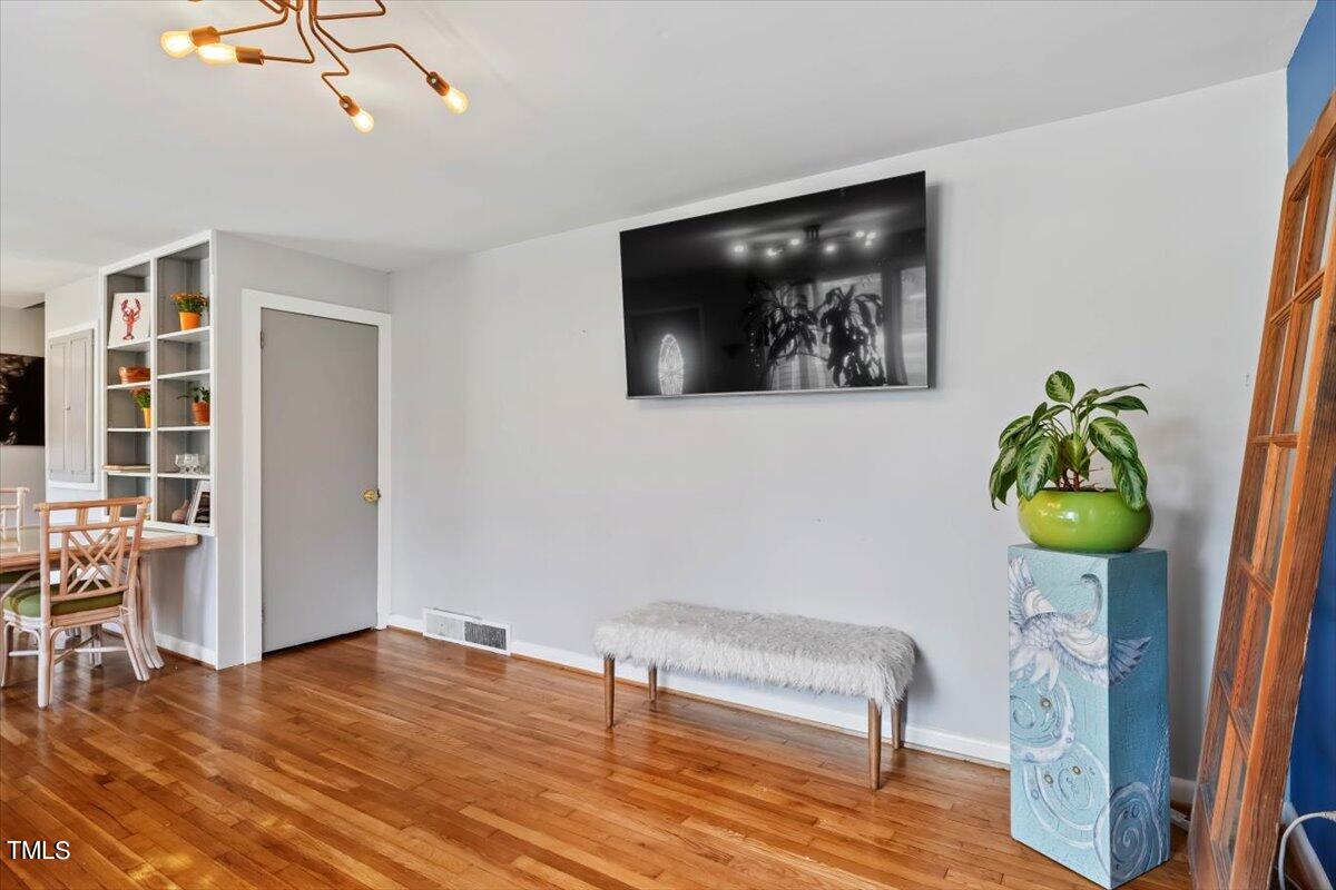 2100 Oakview Court Raleigh, NC 27604 - Photo 3 of 27 04-2100 Oakview-4