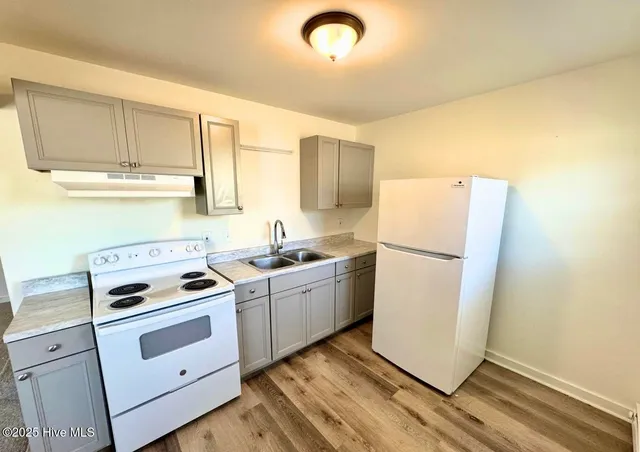 $199,000 | 233 Hc Powers Road, Wallace, NC 28466