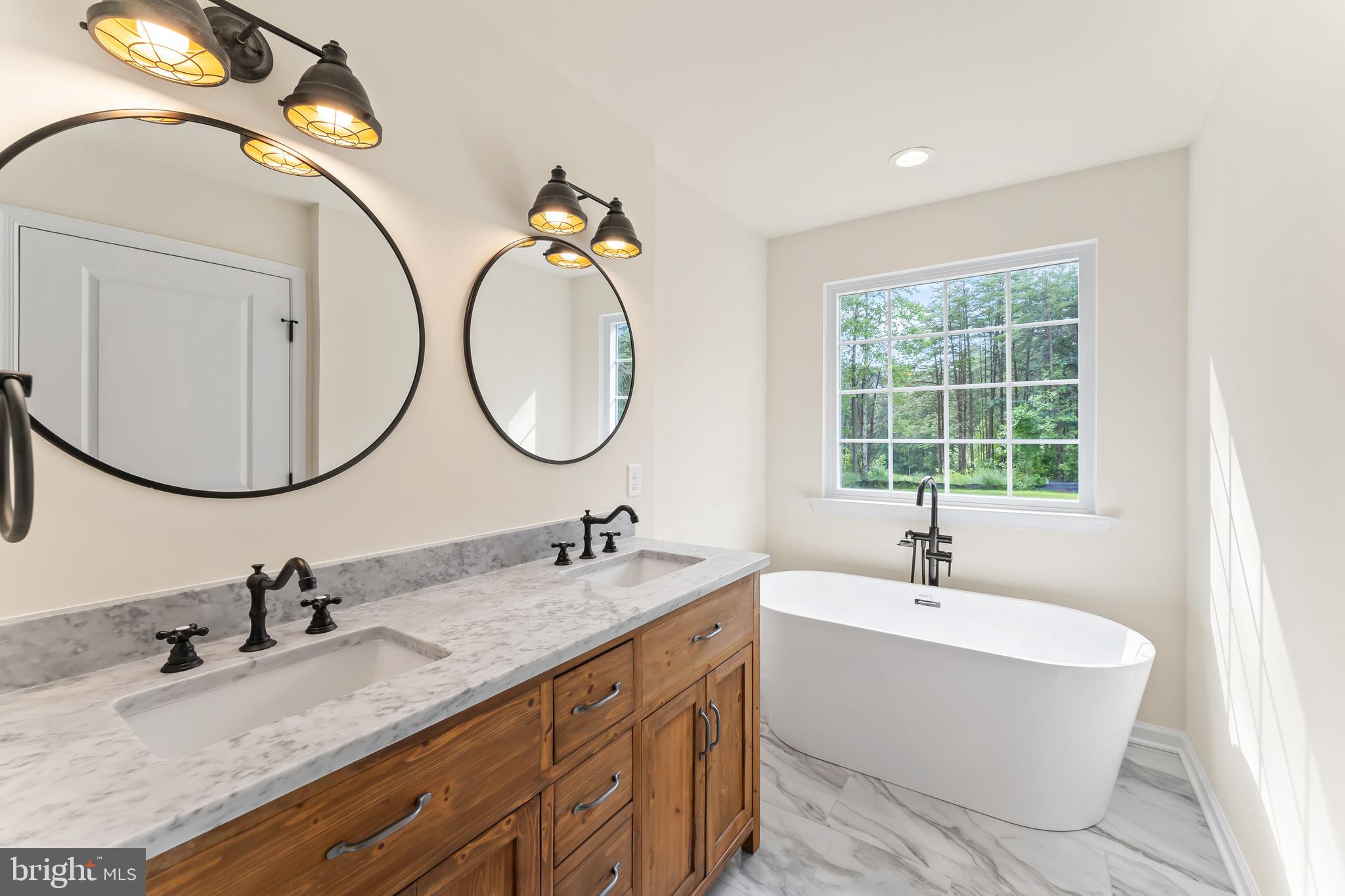 25253 Independence Road Unionville, VA 22567 - Photo 15 of 30 master bath