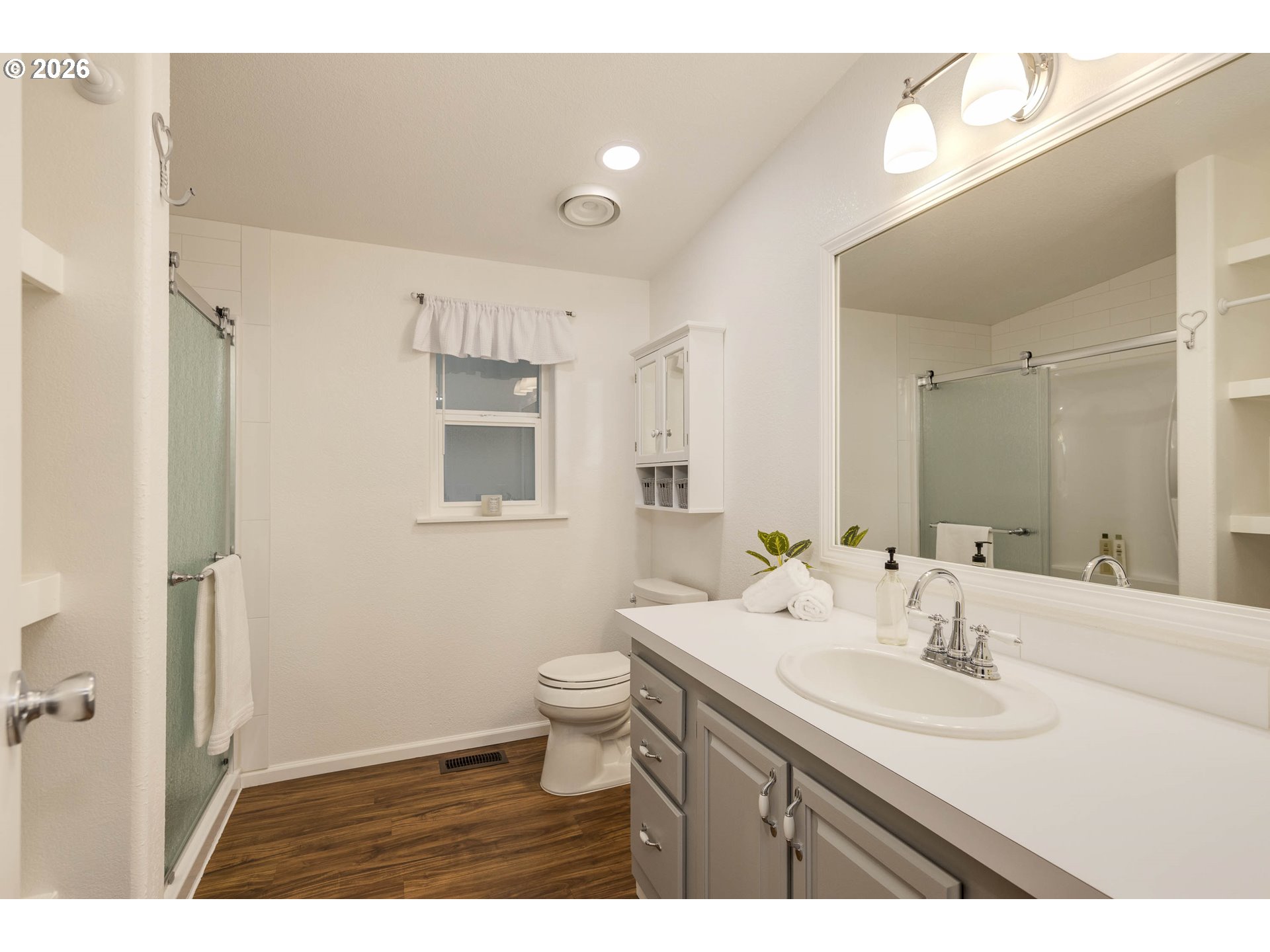 369 Gun Club Road, Unit 60 Woodland, WA 98674 - Photo 23 of 33 Owner's Suite Bathroom