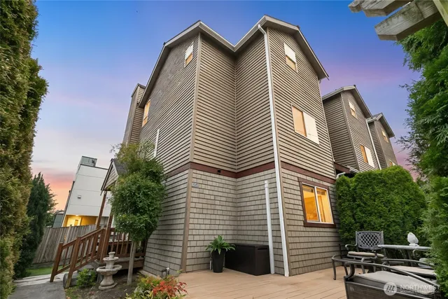 $1,095,000 | 2906 5th Avenue West, Seattle, WA 98119