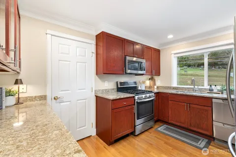 $1,095,000 | 2906 5th Avenue West, Seattle, WA 98119