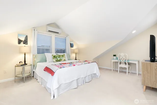 $1,095,000 | 2906 5th Avenue West, Seattle, WA 98119