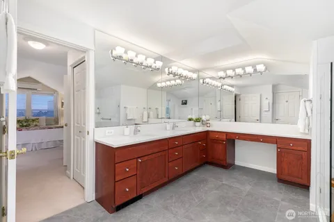 $1,095,000 | 2906 5th Avenue West, Seattle, WA 98119