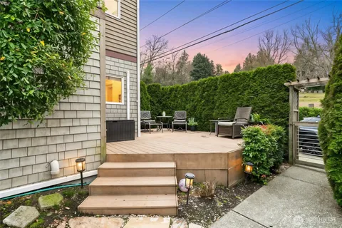 $1,095,000 | 2906 5th Avenue West, Seattle, WA 98119