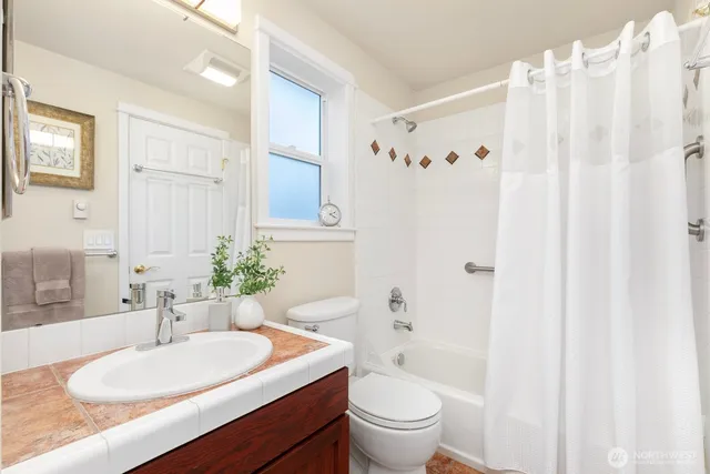 $1,095,000 | 2906 5th Avenue West, Seattle, WA 98119