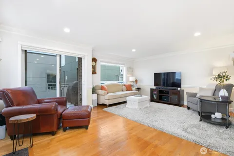 $1,095,000 | 2906 5th Avenue West, Seattle, WA 98119