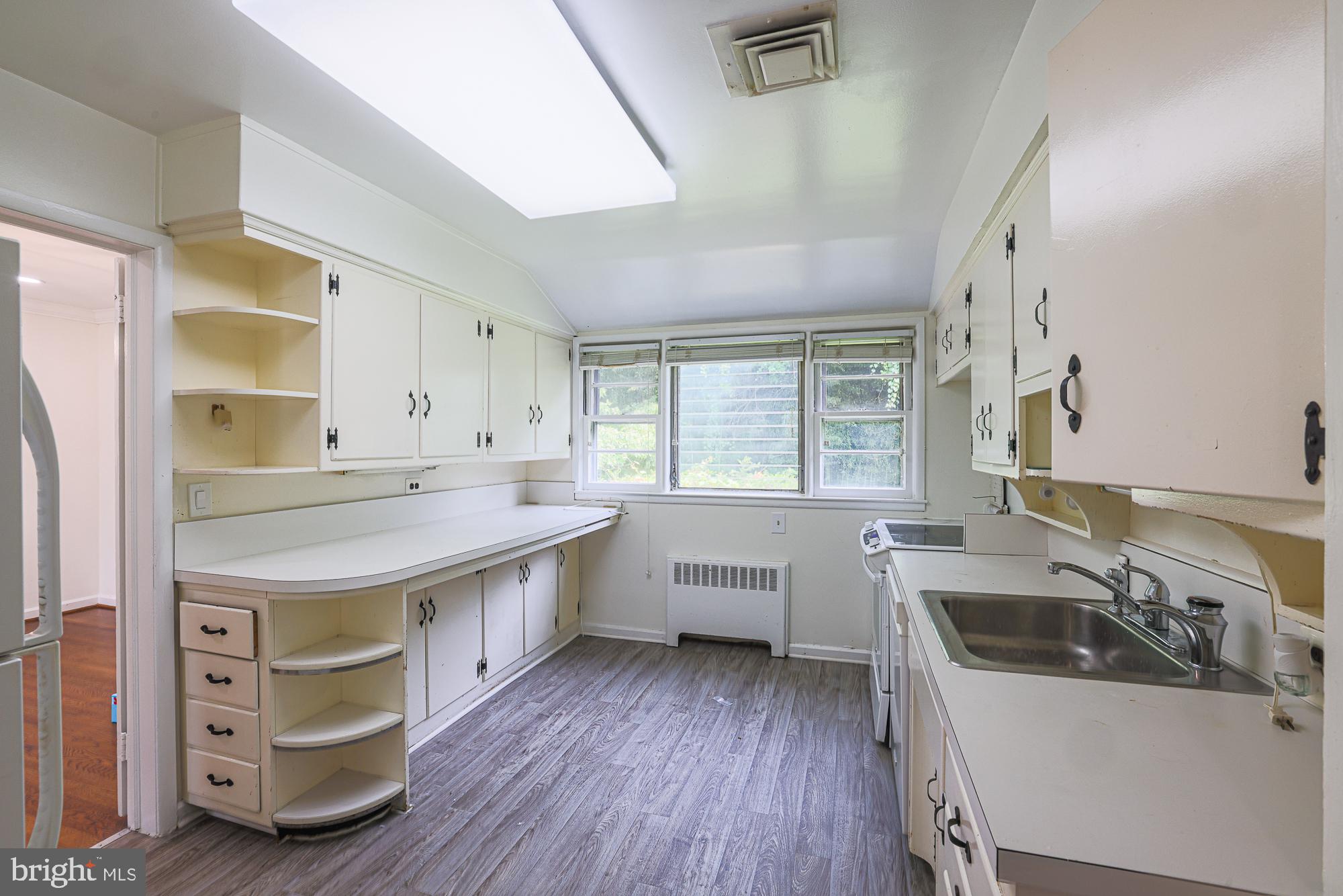 2302 Farringdon Road Baltimore, MD 21209 - Photo 8 of 19 Bright and airy kitchen space.