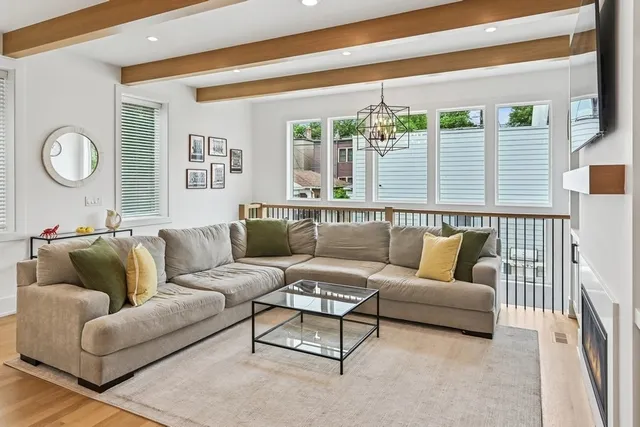 $1,795,000 | 2708 North Albany Avenue, Chicago, IL 60647