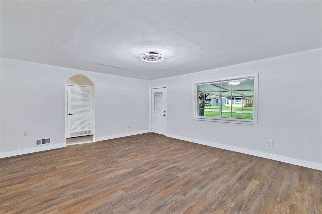 204 3rd Street Celeste, TX 75423 - Photo 7 of 38