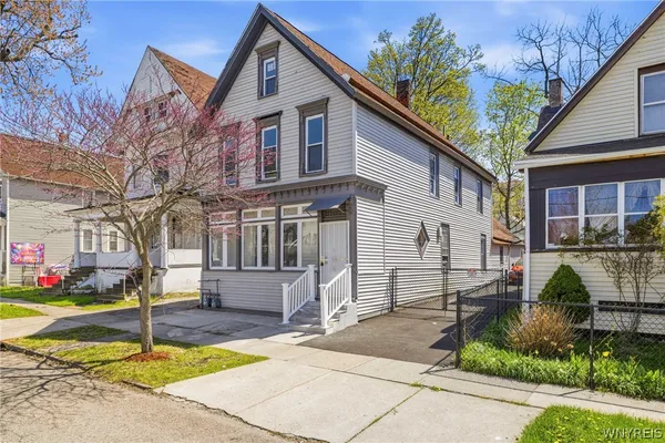 $179,900 | 119 Edna Place, Buffalo, NY 14209