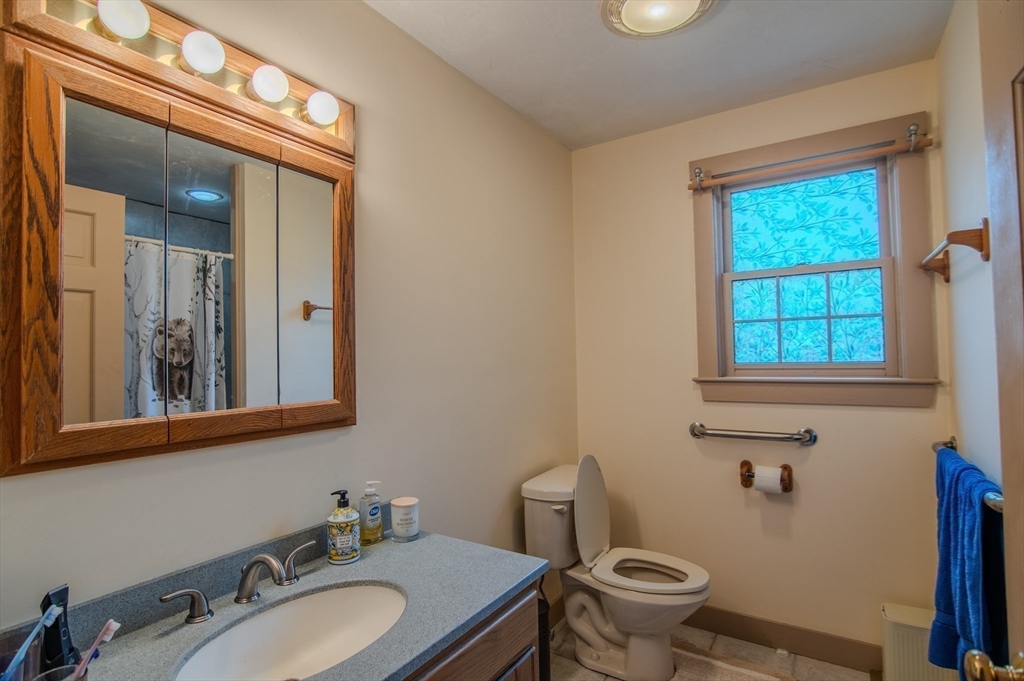 919 Chase Road Lunenburg, MA 01462 - Photo 14 of 32