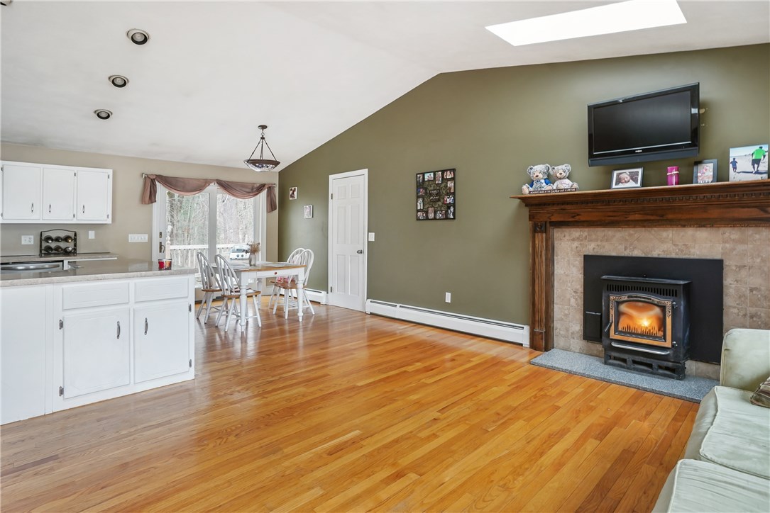 3 Juniper Court Coventry, RI 02816 - Photo 5 of 23