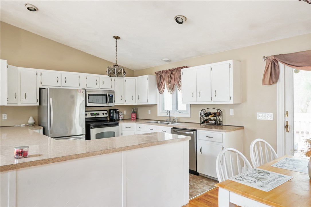 3 Juniper Court Coventry, RI 02816 - Photo 7 of 23