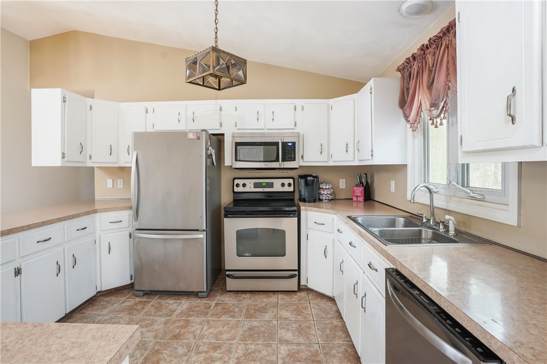3 Juniper Court Coventry, RI 02816 - Photo 8 of 23