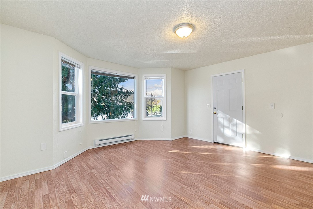 308 28th Avenue South Seattle, WA 98144 - Photo 2 of 9