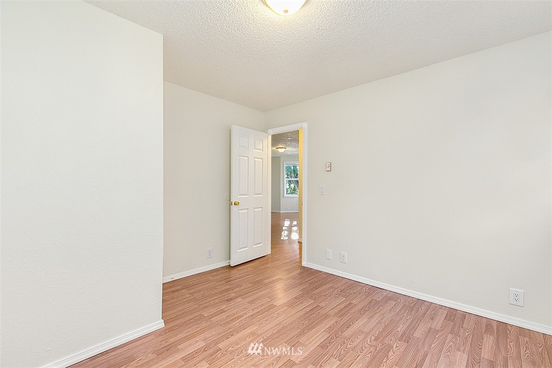 308 28th Avenue South Seattle, WA 98144 - Photo 4 of 9