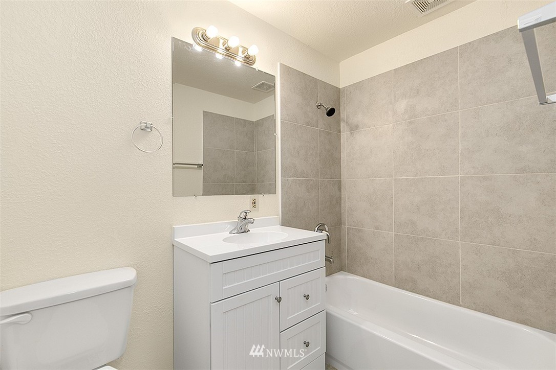 308 28th Avenue South Seattle, WA 98144 - Photo 6 of 9