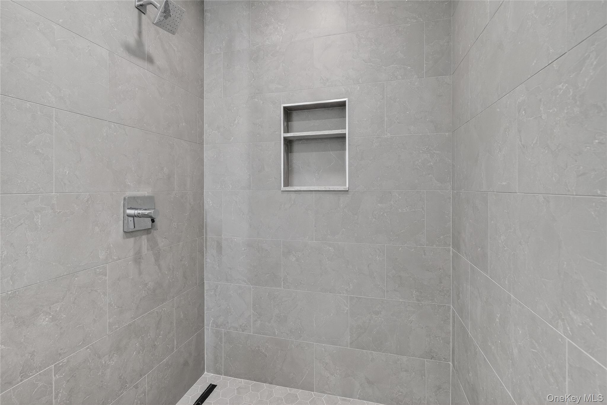 1801 Soundview Court Yorktown Heights, NY 10598 - Photo 27 of 33 a bathroom with a shower