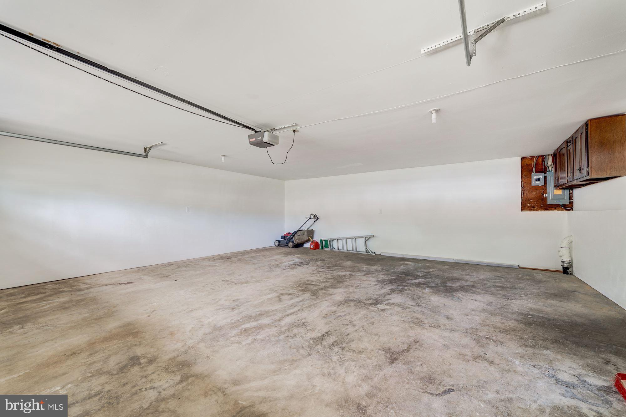 9519 Burning Branch Road Burke, VA 22015 - Photo 11 of 37 Gallery Image 11