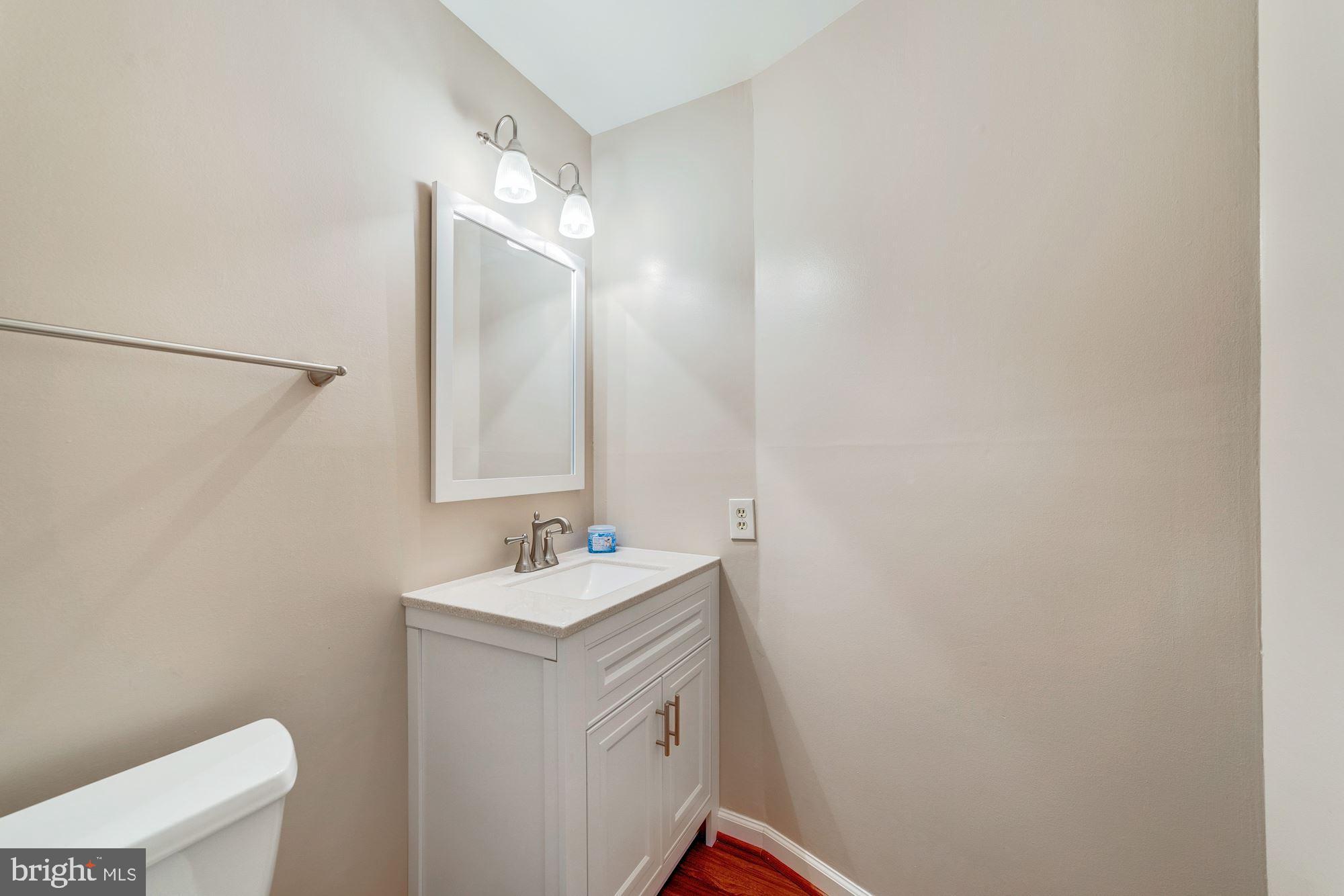 9519 Burning Branch Road Burke, VA 22015 - Photo 7 of 37 Gallery Image 7