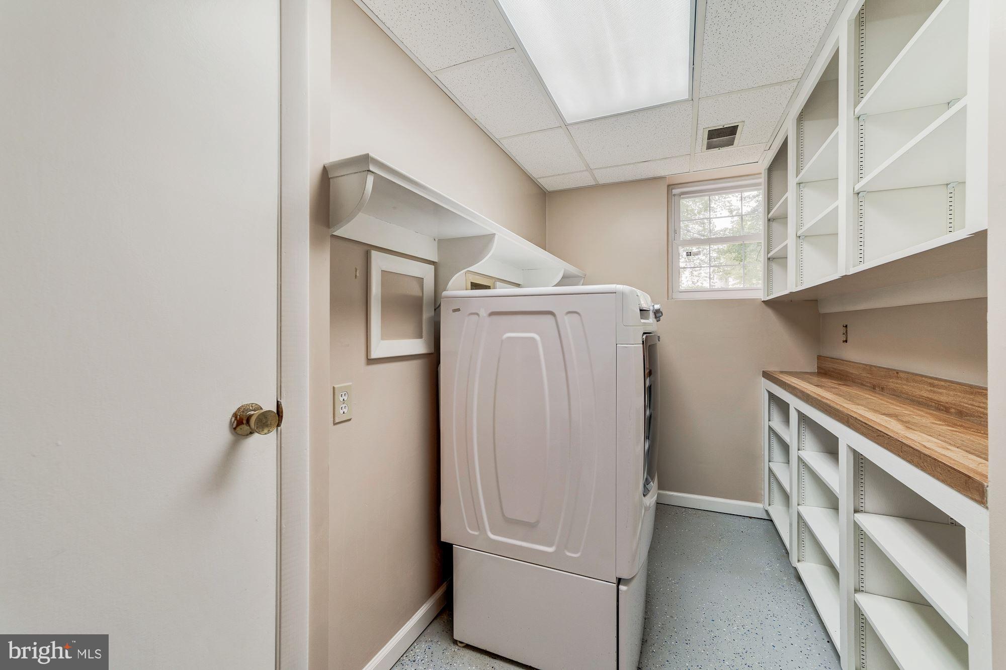 9519 Burning Branch Road Burke, VA 22015 - Photo 8 of 37 Gallery Image 8