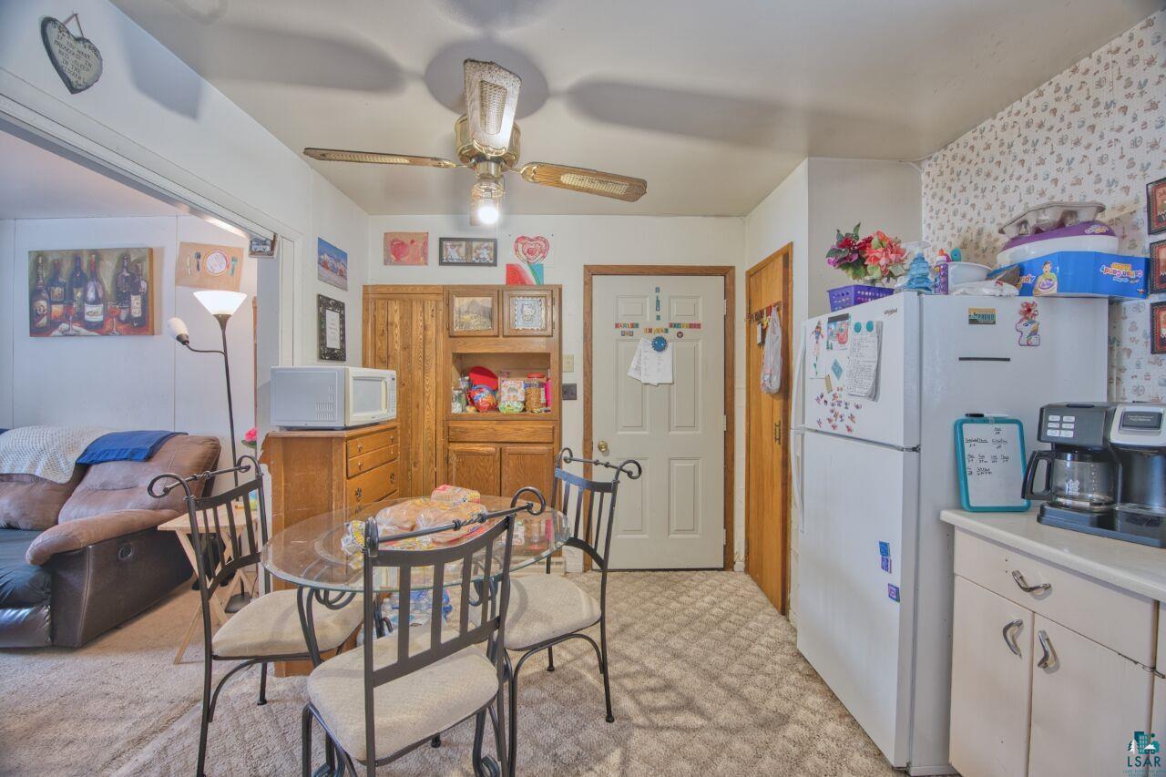 417 Arlington Road Hoyt Lakes, MN 55750 - Photo 4 of 32 Dining area with light floors
