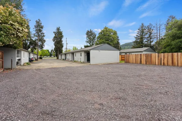 $2,095,000 | 530-570 Talmage Road, Ukiah, CA 95482