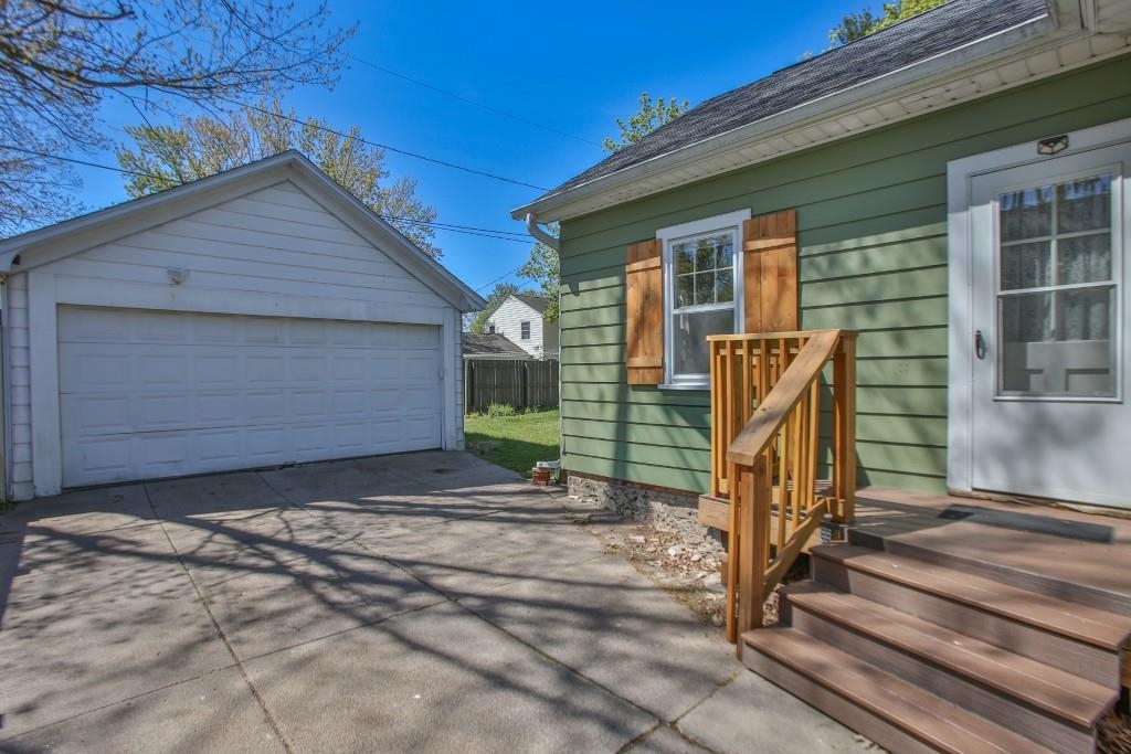417 Ruder Street Wausau, WI 54403 - Photo 5 of 31