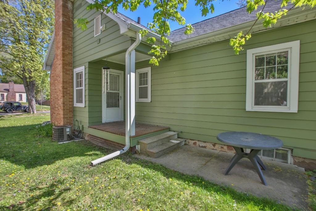 417 Ruder Street Wausau, WI 54403 - Photo 8 of 31