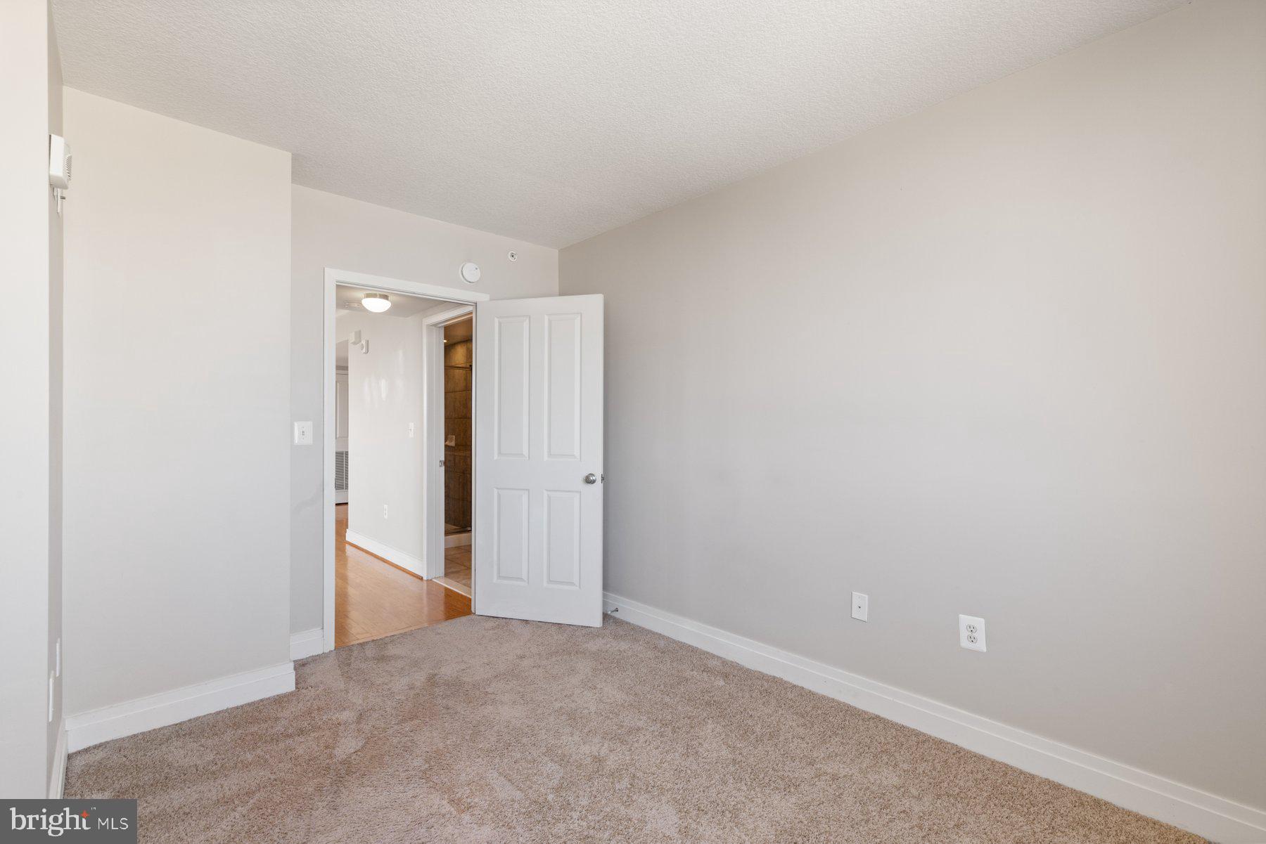 414 Water Street, Unit 2512 Baltimore, MD 21202 - Photo 23 of 40 a view of an empty room