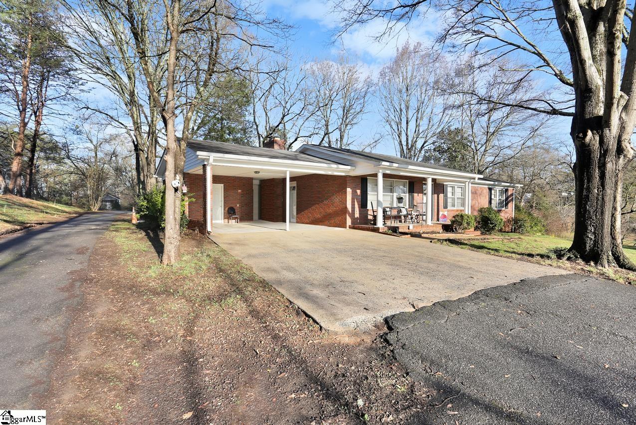 675 Arlington Road Greer, SC 29651 - Photo 2 of 34