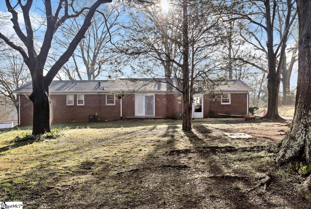 675 Arlington Road Greer, SC 29651 - Photo 5 of 34