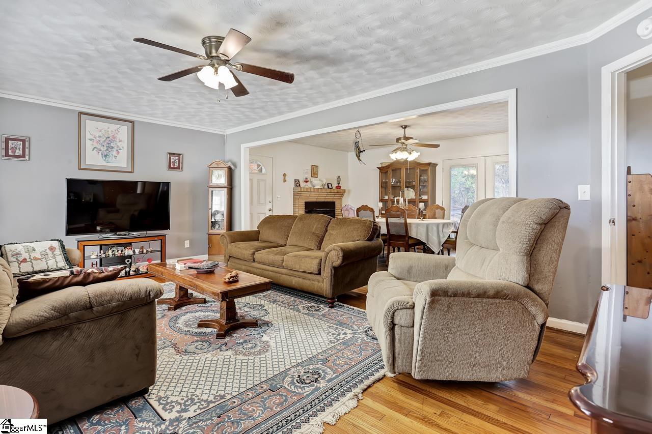 675 Arlington Road Greer, SC 29651 - Photo 6 of 34