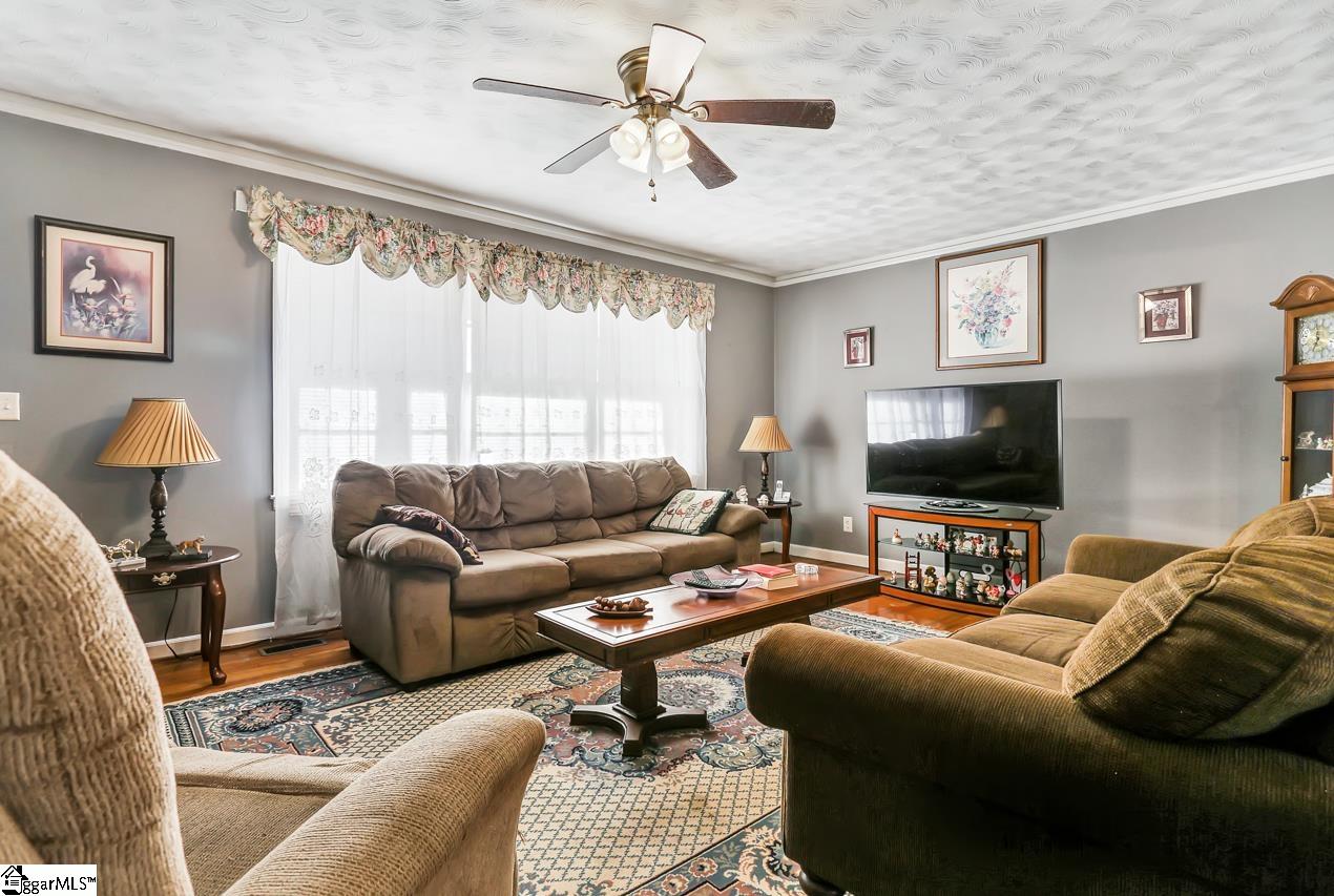 675 Arlington Road Greer, SC 29651 - Photo 7 of 34