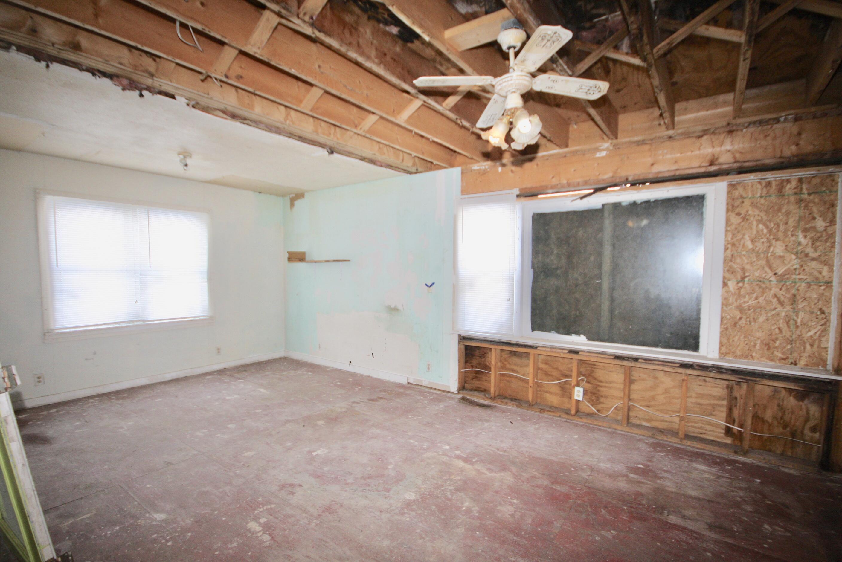 910 Third Street Three Rivers, MI 49093 - Photo 8 of 20 fullsizeoutput_73a1