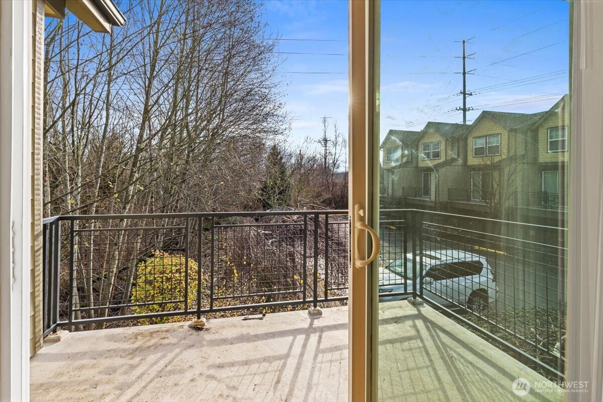19102 20th Drive Southeast, Unit B206 Bothell, WA 98012 - Photo 38 of 39 a view of a balcony