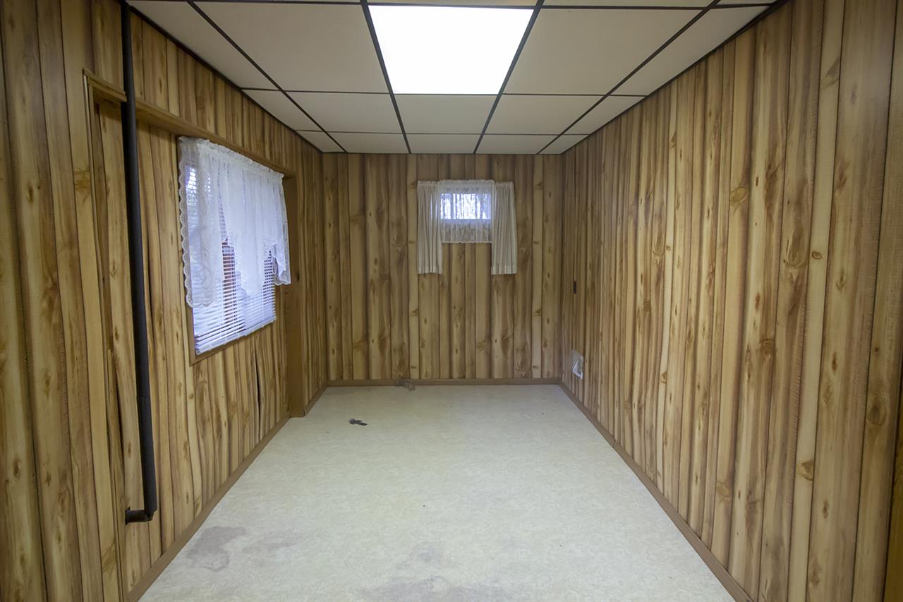 3620 Holiday Road Traverse City, MI 49686 - Photo 22 of 34 1881304-21.JPG