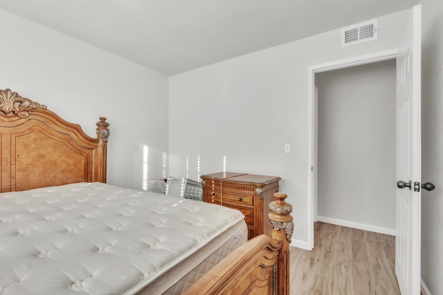 7517 Addison Way Sacramento, CA 95822 - Photo 12 of 52