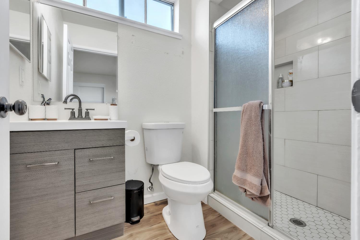 7517 Addison Way Sacramento, CA 95822 - Photo 16 of 52