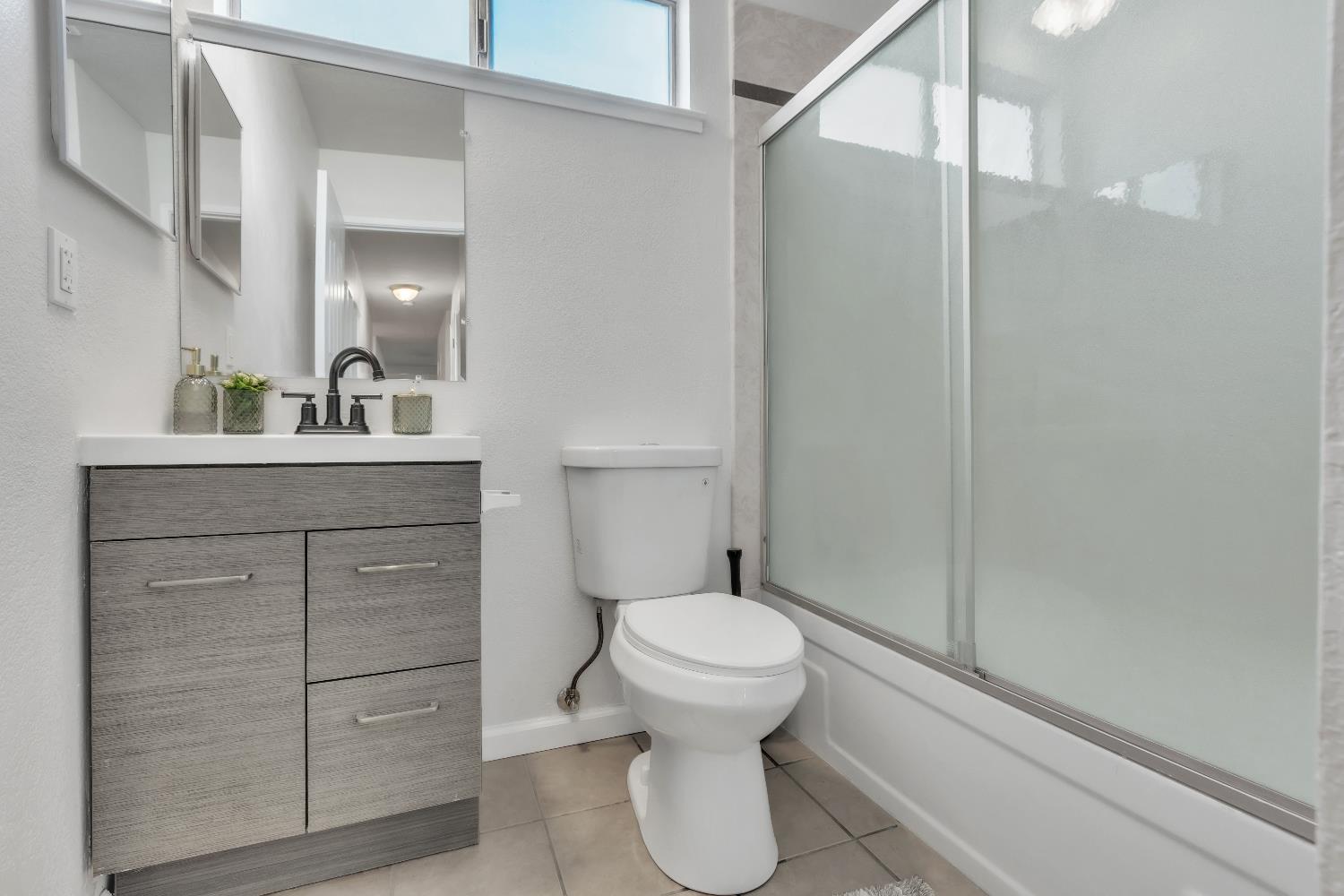 7517 Addison Way Sacramento, CA 95822 - Photo 18 of 52