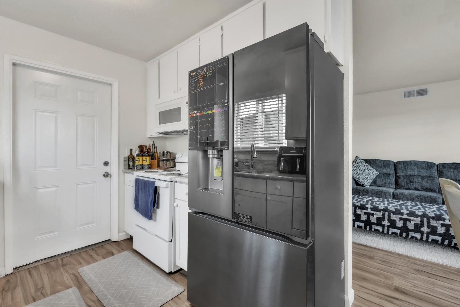 7517 Addison Way Sacramento, CA 95822 - Photo 28 of 52