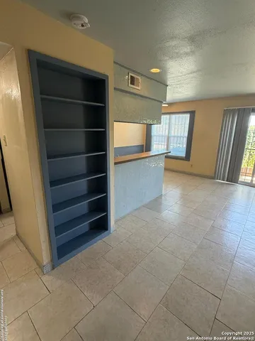 $1,040 | 5944 Danny Kaye Drive, Unit 1, San Antonio, TX 78240