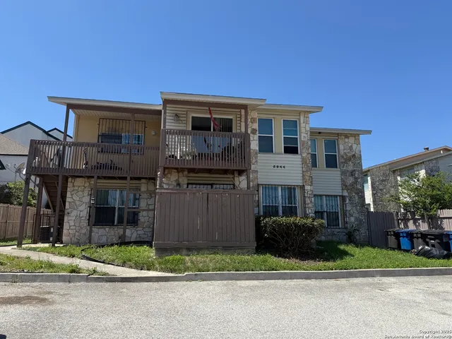 $1,040 | 5944 Danny Kaye Drive, Unit 1, San Antonio, TX 78240