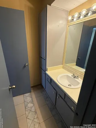 $1,040 | 5944 Danny Kaye Drive, Unit 1, San Antonio, TX 78240